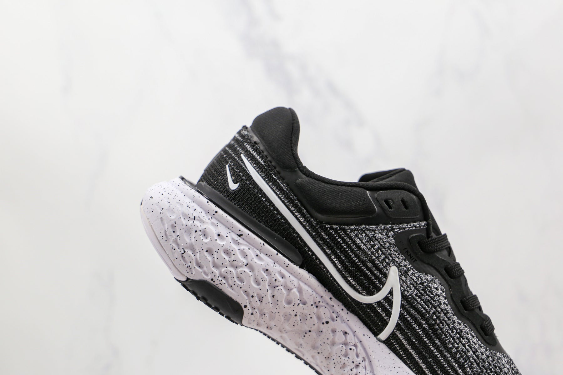 Nike Air ZoomX Invencible Run FK