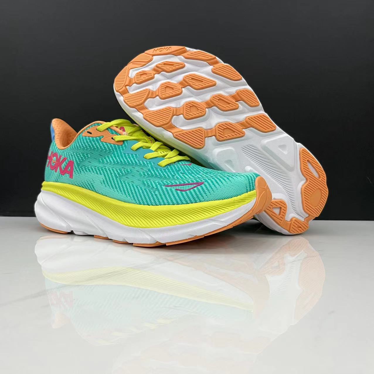 Hoka Clifton 9