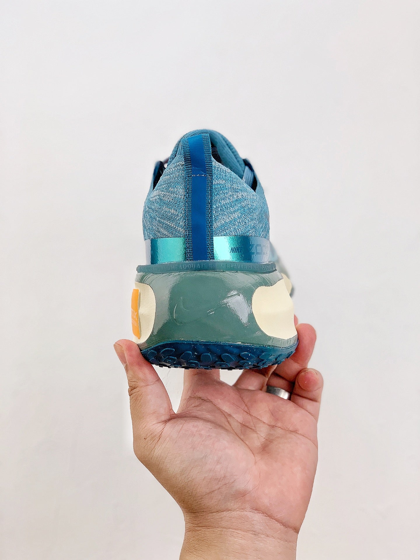 Nike Air Zoom X Invincible Run 3