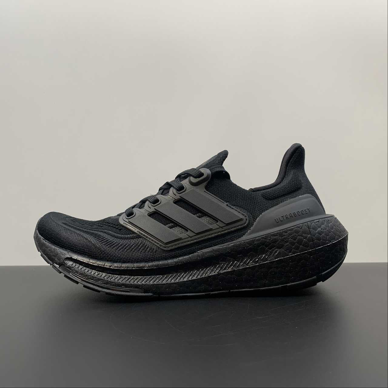 Adidas Ultraboost Light 23