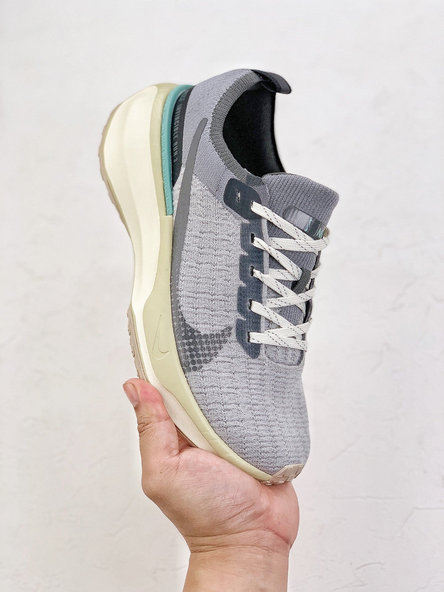 Nike Air Zoom X Invincible Run 3