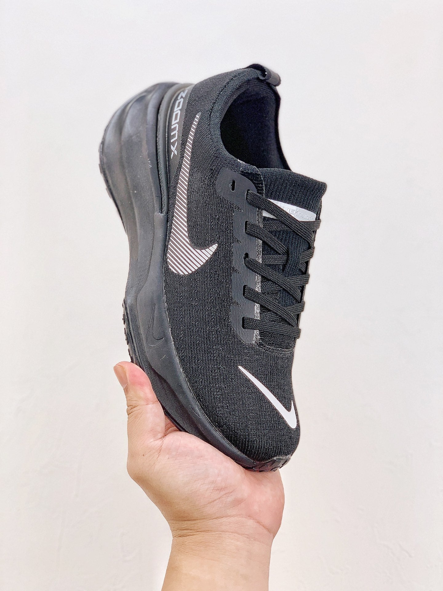 Nike Air Zoom X Invincible Run 3