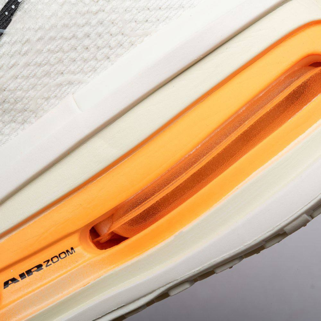 Nike Vomero Premium - Bege/Laranja