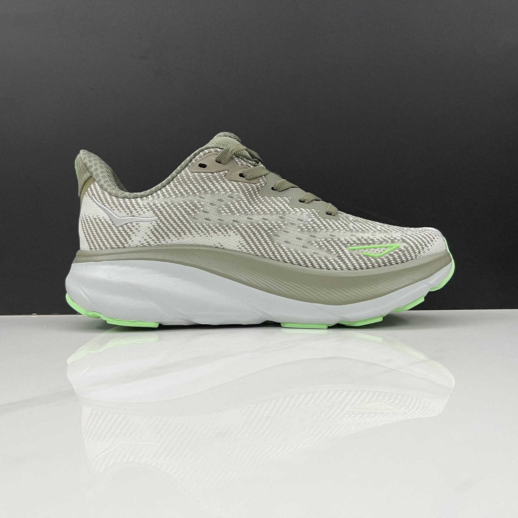 Hoka Clifton 9