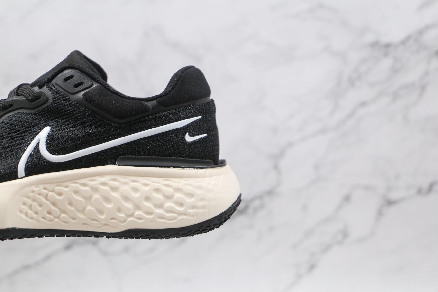 Nike Air ZoomX Invencible Run FK