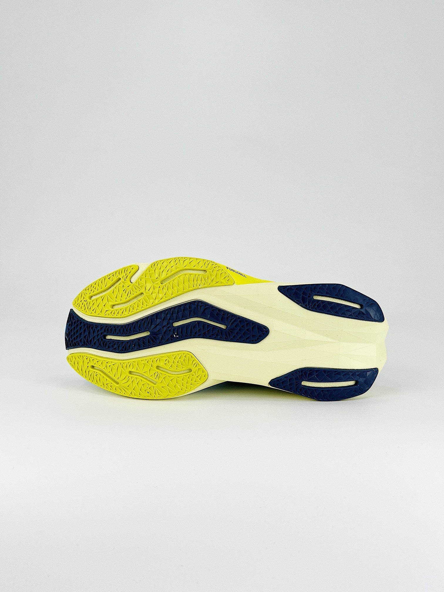 New Balance Rebel V4