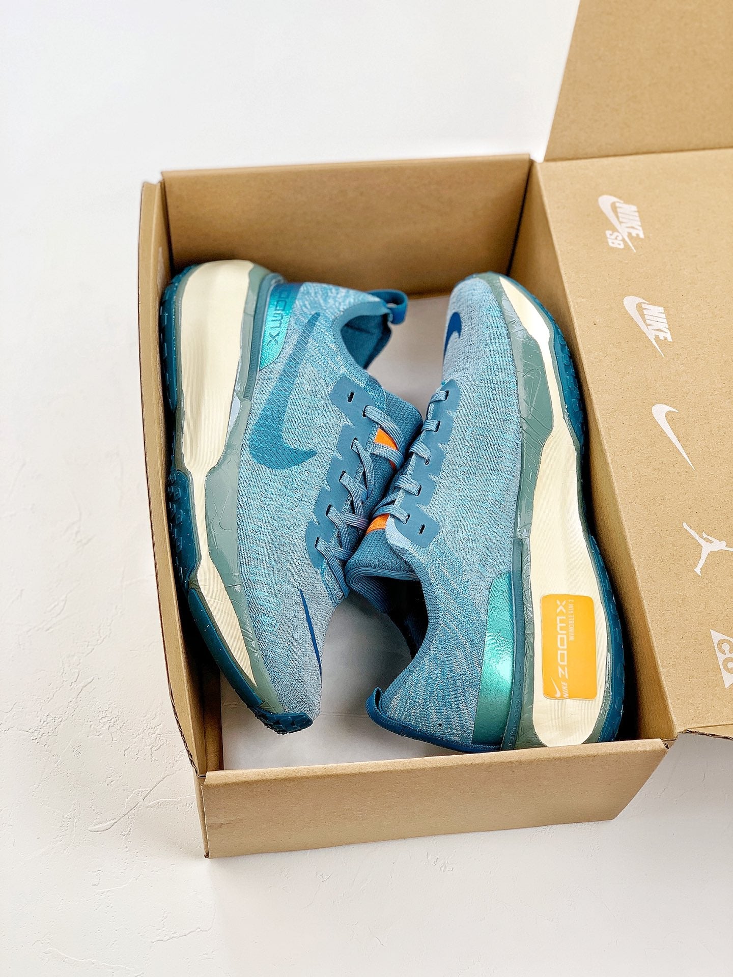 Nike Air Zoom X Invincible Run 3