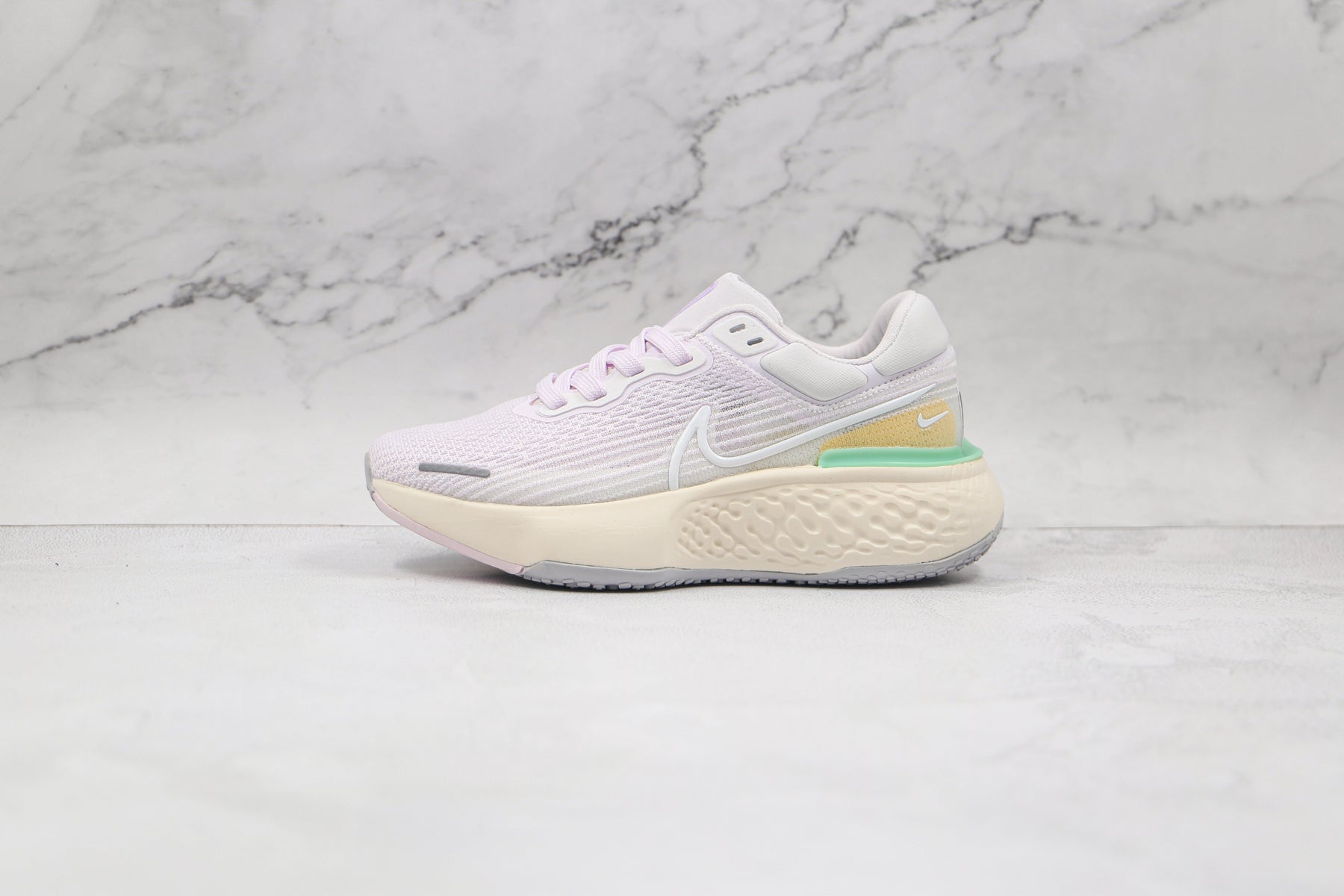 Nike Air ZoomX Invencible Run FK