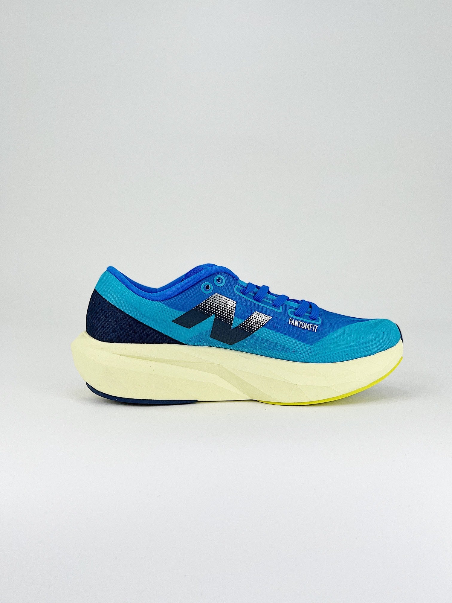 New Balance Rebel V4