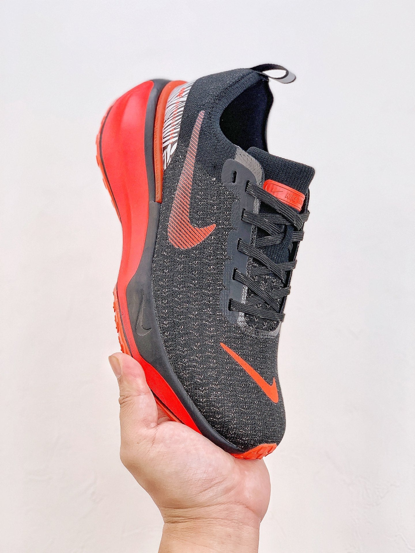Nike Air Zoom X Invincible Run 3