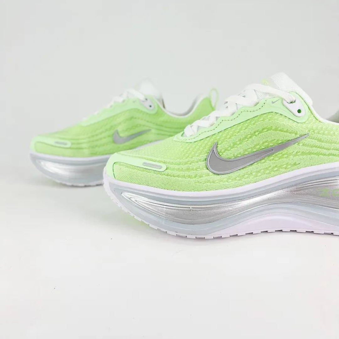 Nike Vomero Plus - Verde/Platinum