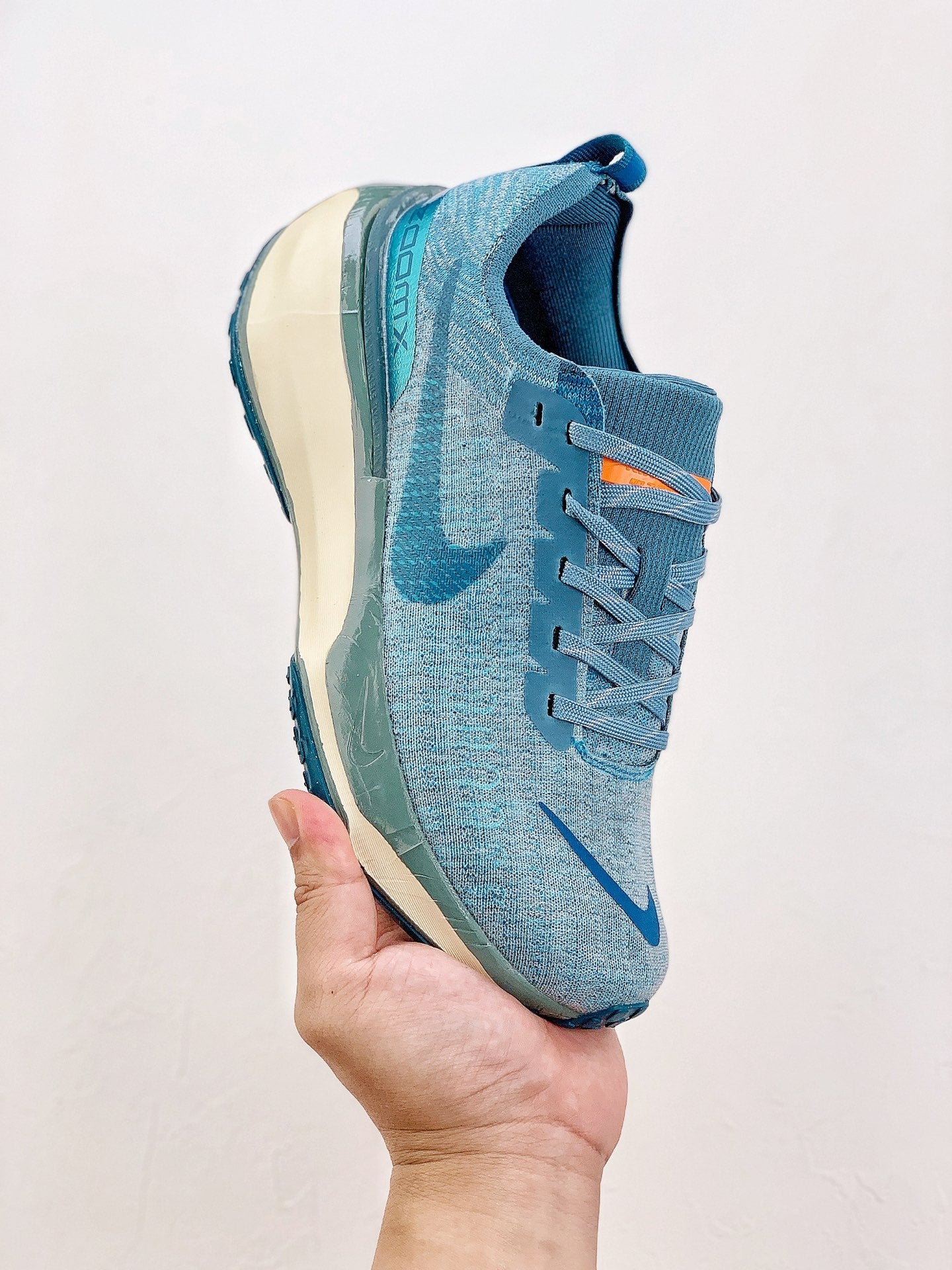 Nike Air Zoom X Invincible Run 3
