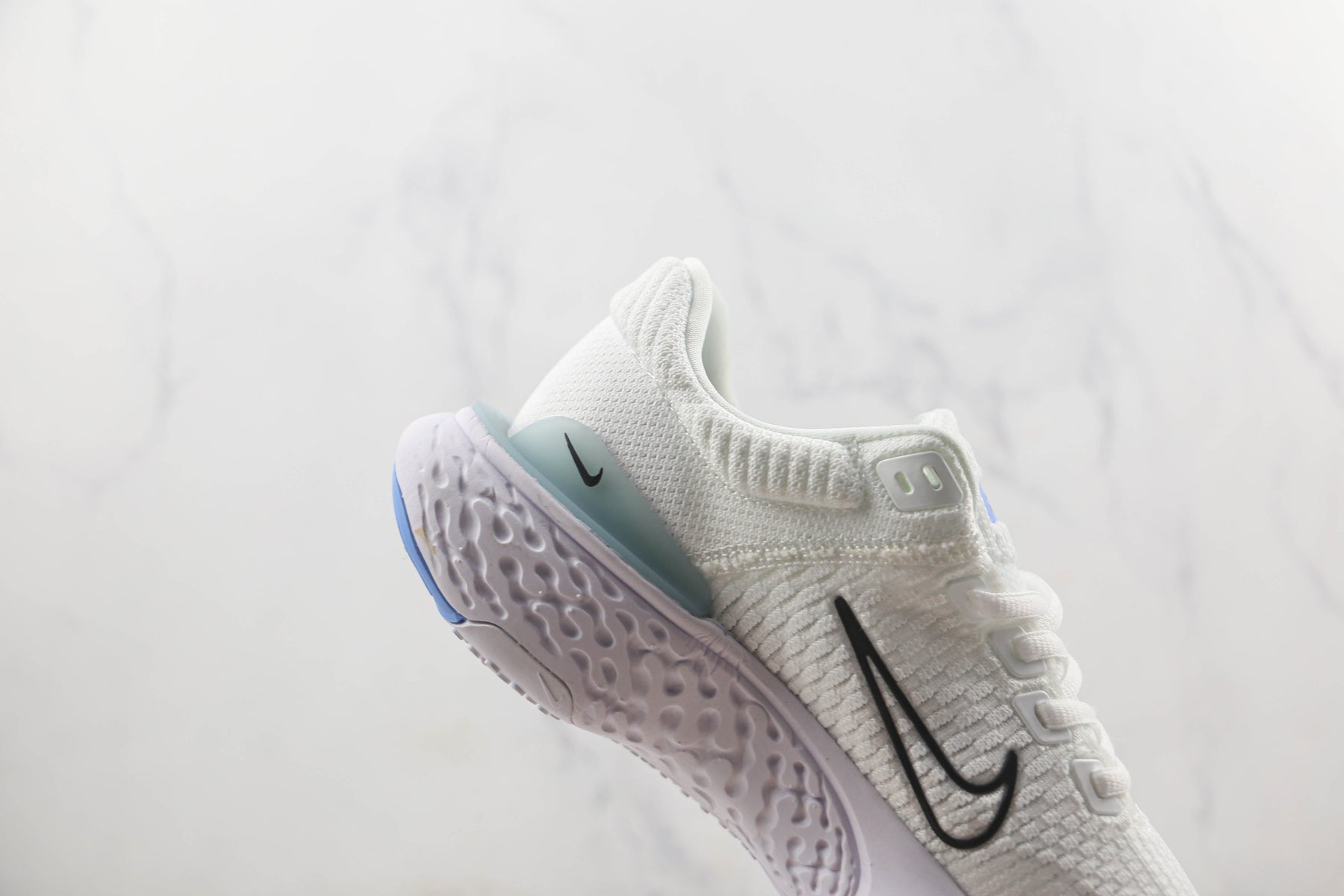 Nike Air ZoomX Invencible Run FK