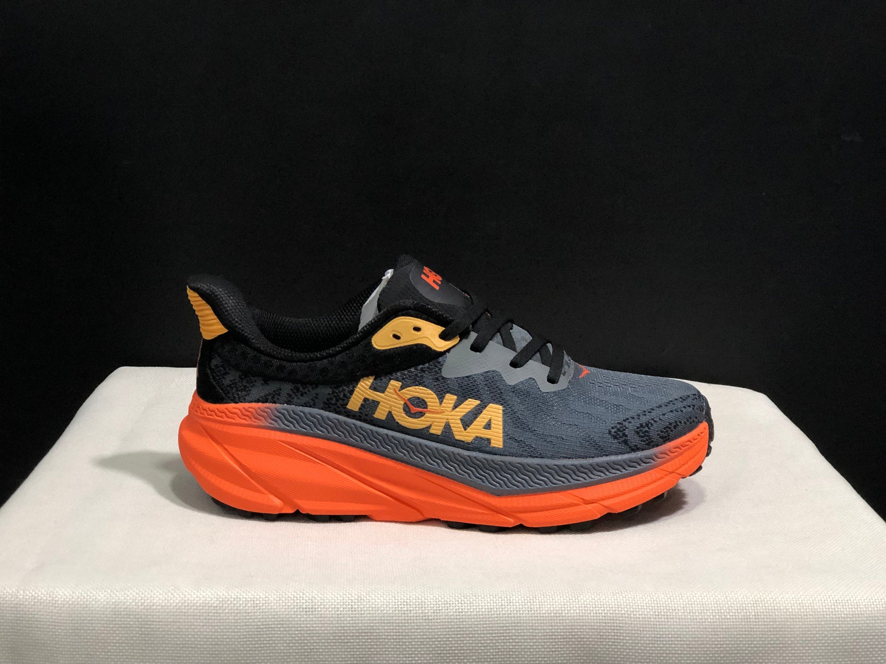Hoka Challenger ATR 7