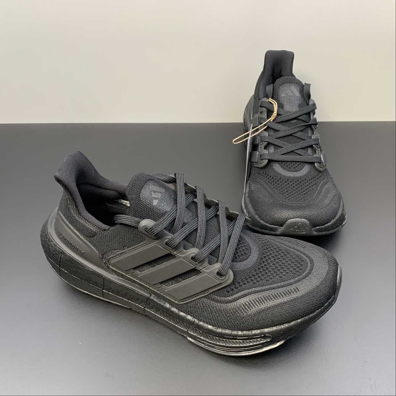 Adidas Ultraboost Light 23