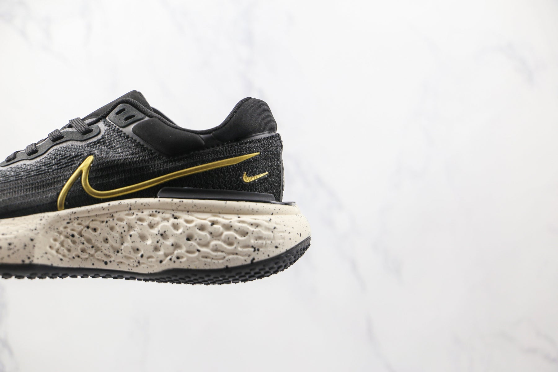 Nike Air ZoomX Invencible Run FK