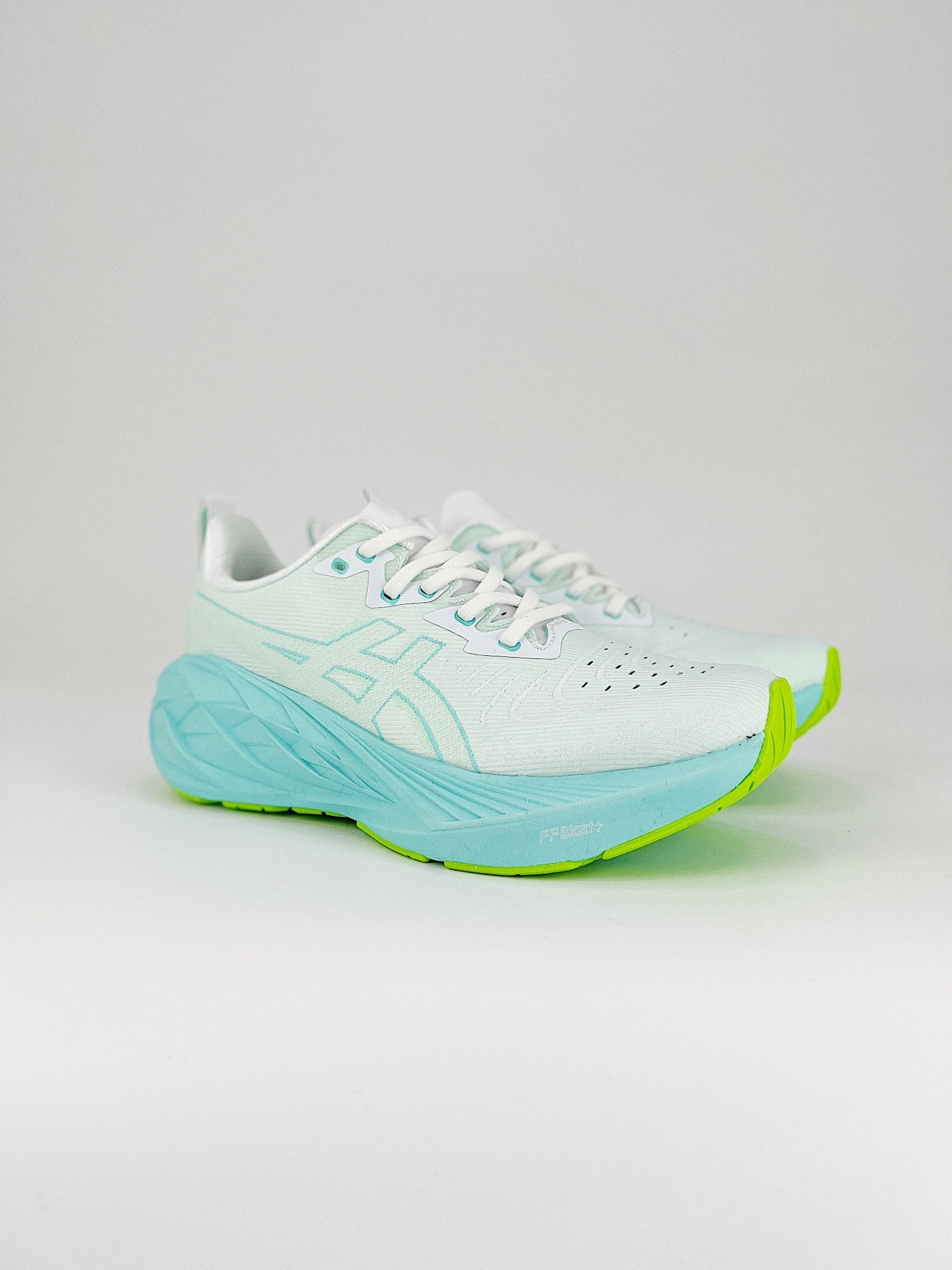 Asics Novablast 4