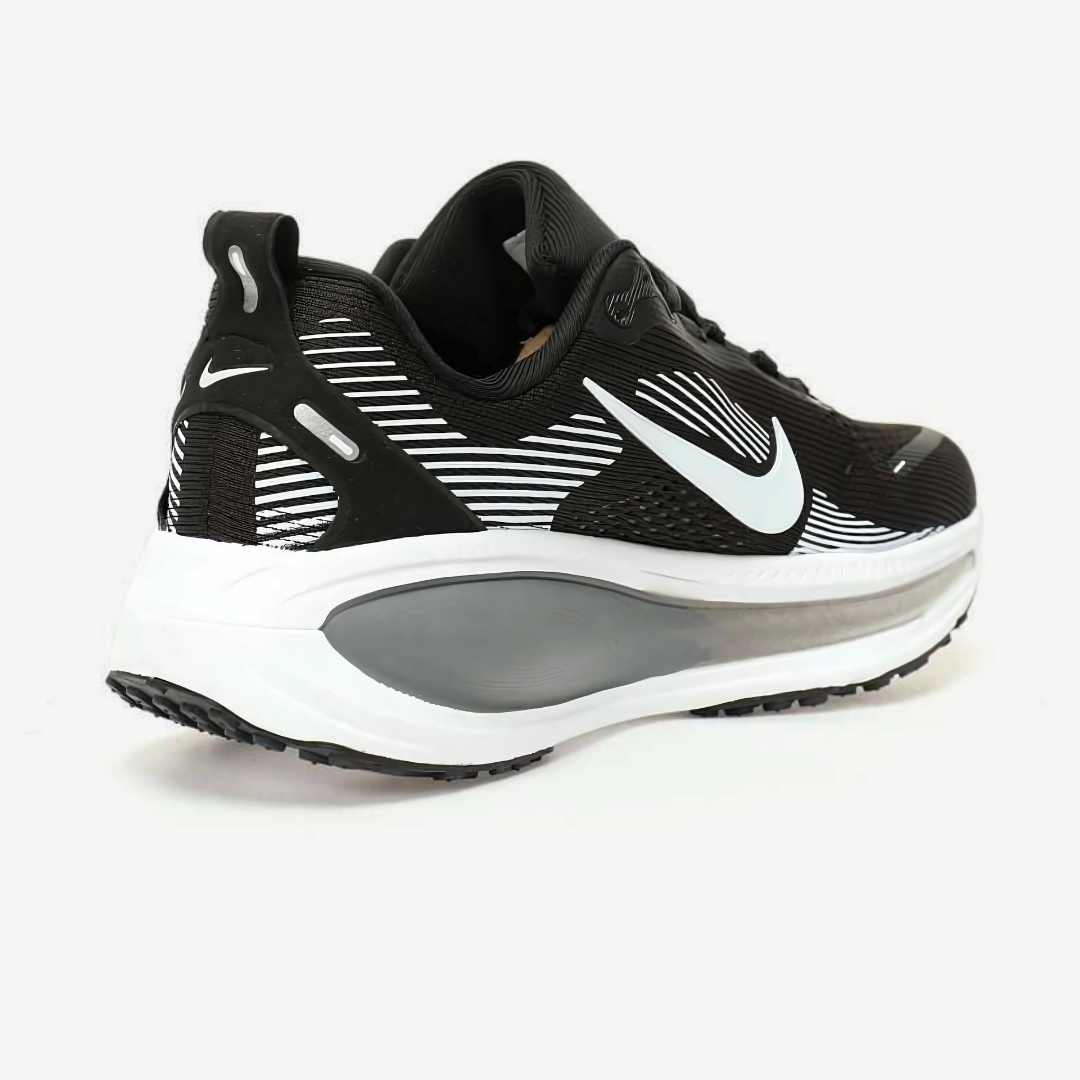 Nike Vomero 18 - Preto/Branco/Cinza