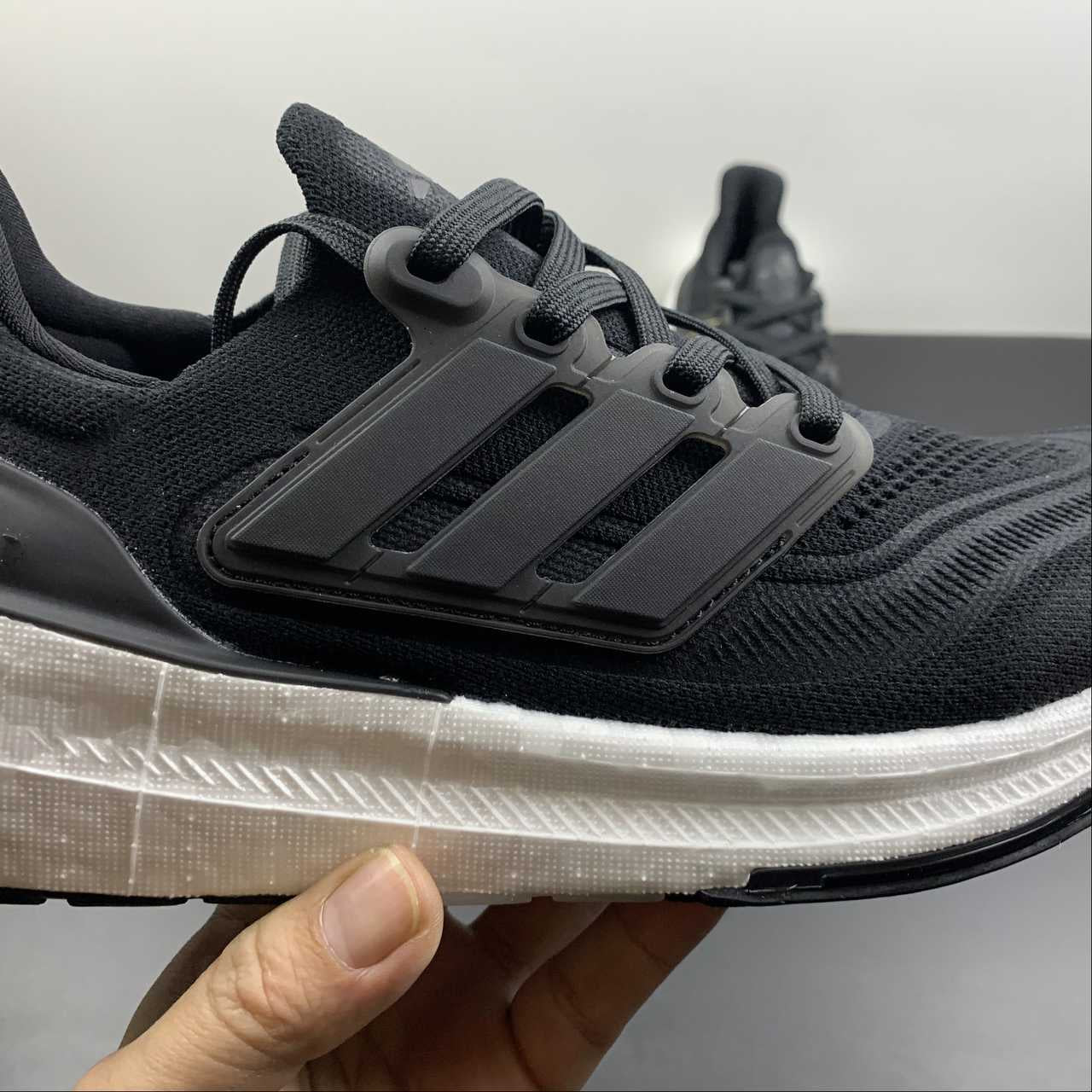 Adidas Ultraboost Light 23
