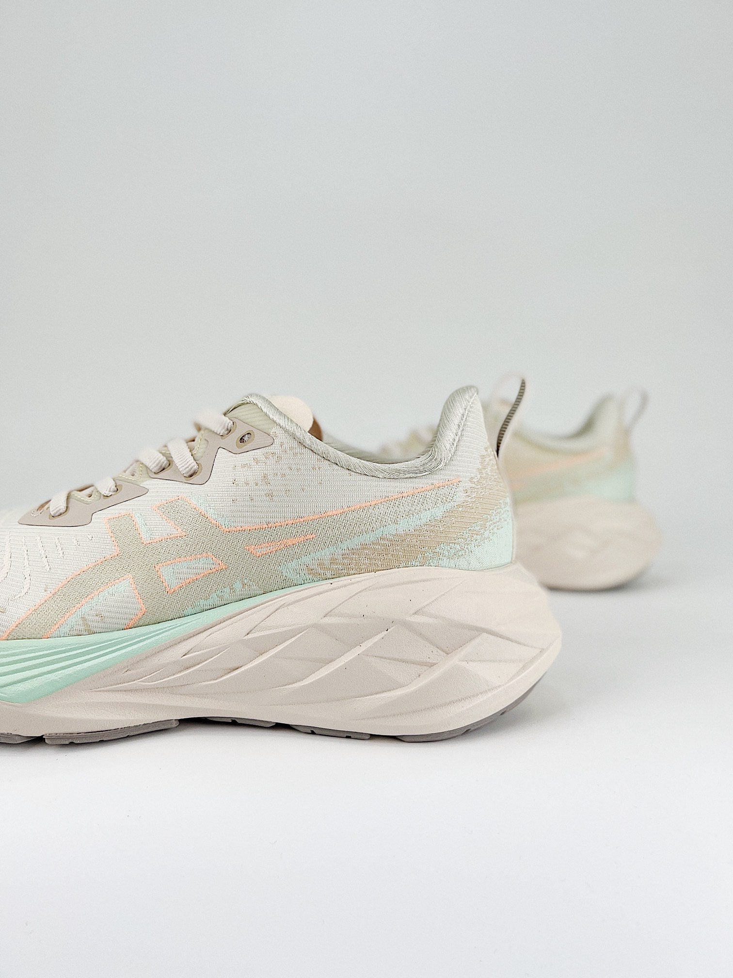 Asics Novablast 4