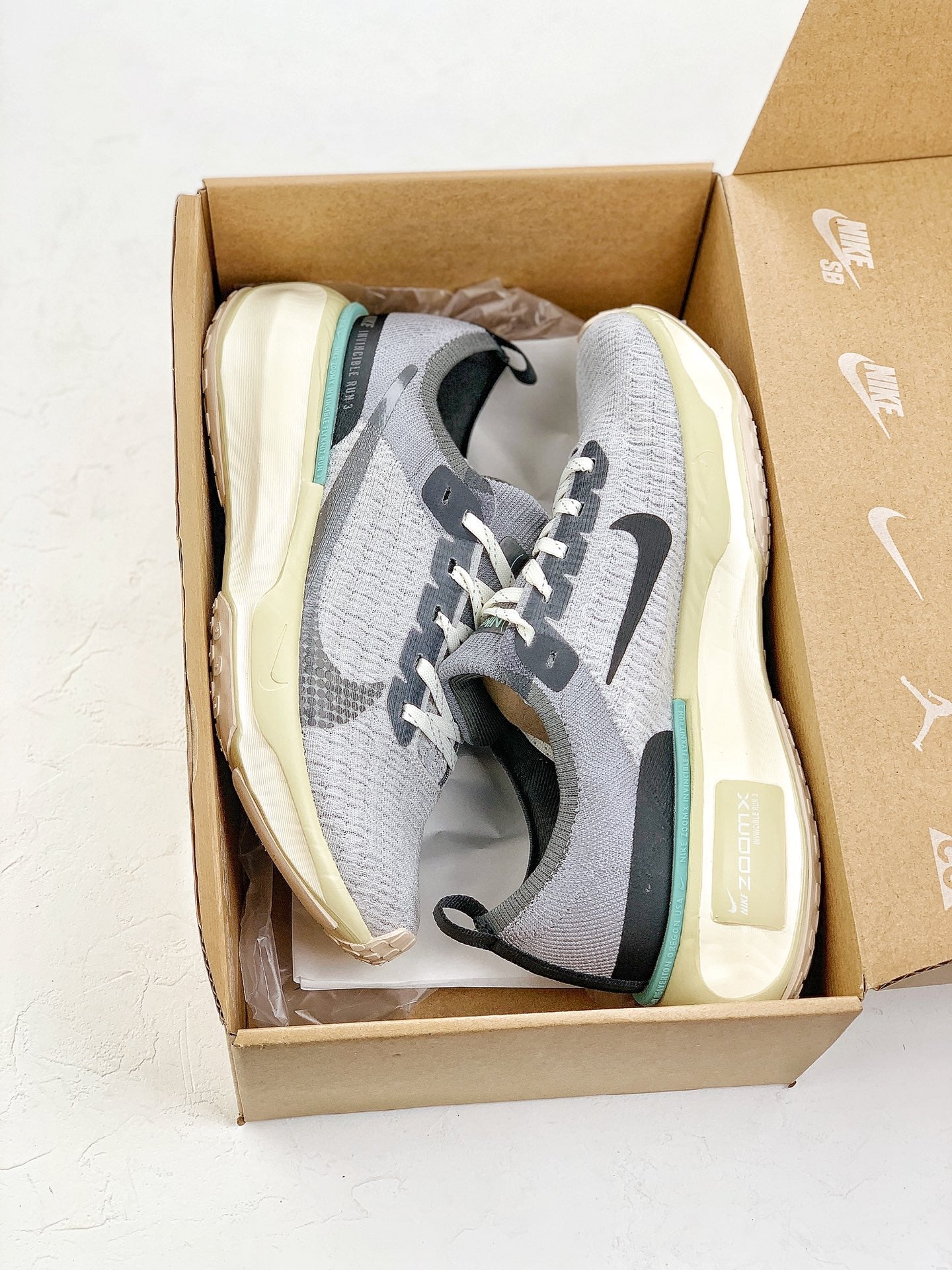 Nike Air Zoom X Invincible Run 3