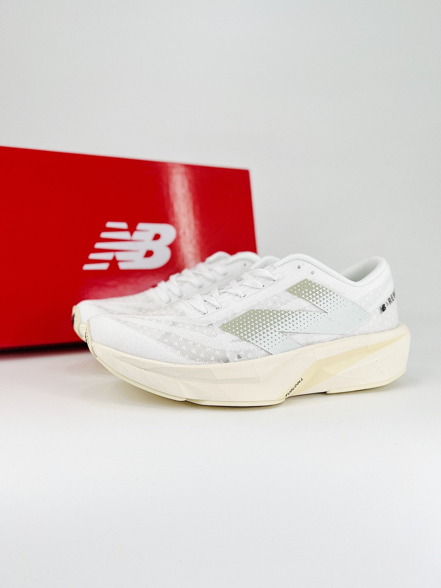 New Balance Rebel V4