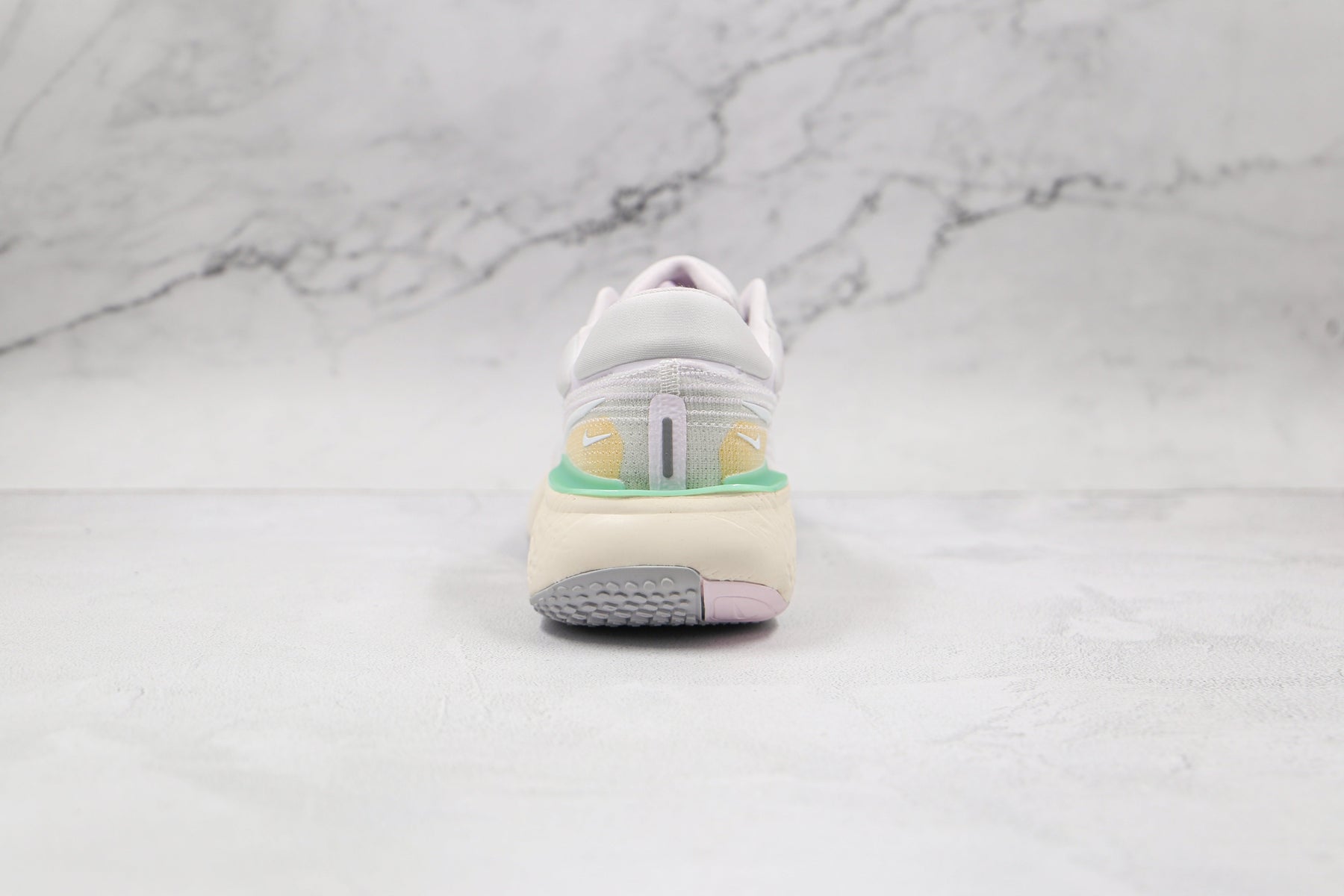 Nike Air ZoomX Invencible Run FK