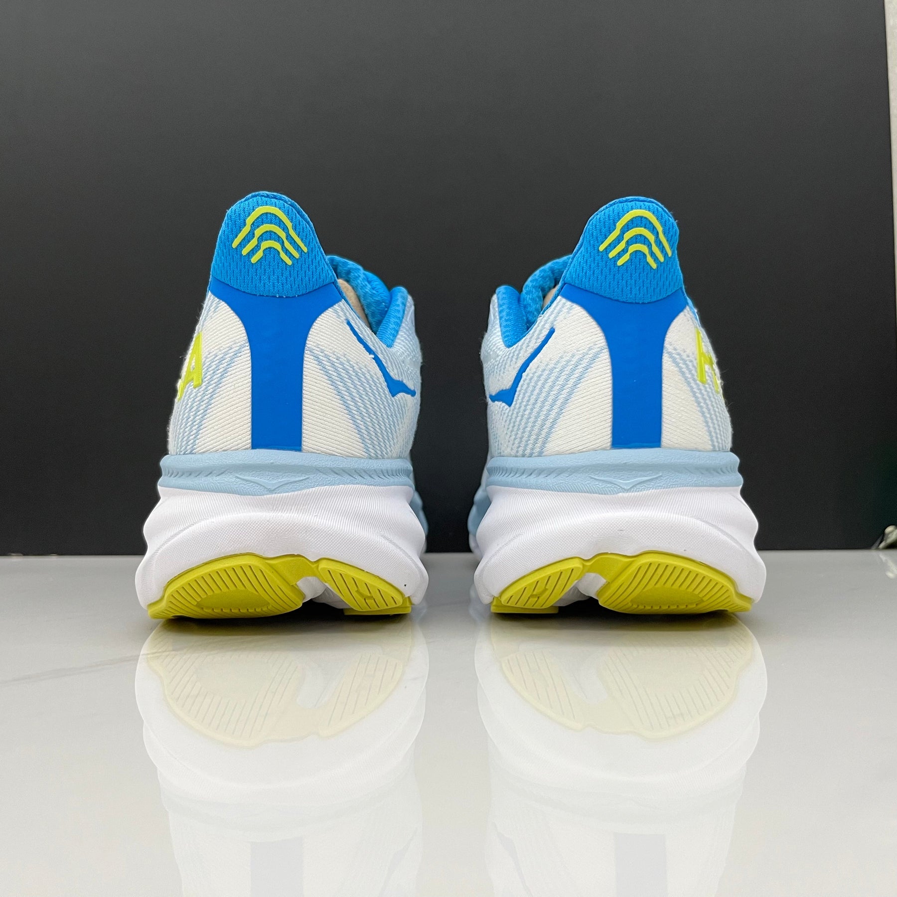 Hoka Clifton 9