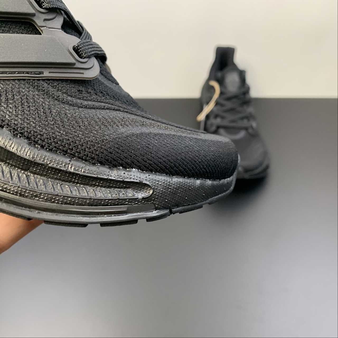 Adidas Ultraboost Light 23