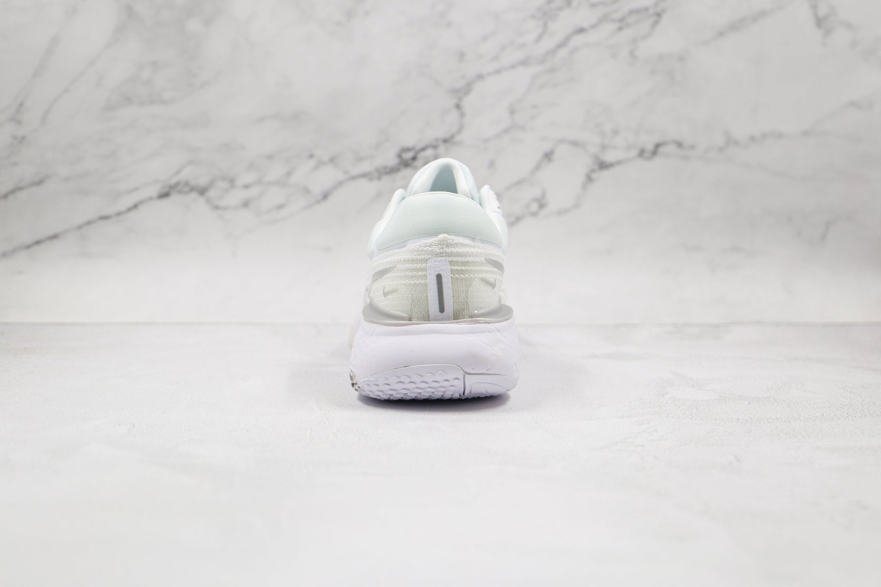 Nike Air ZoomX Invencible Run FK