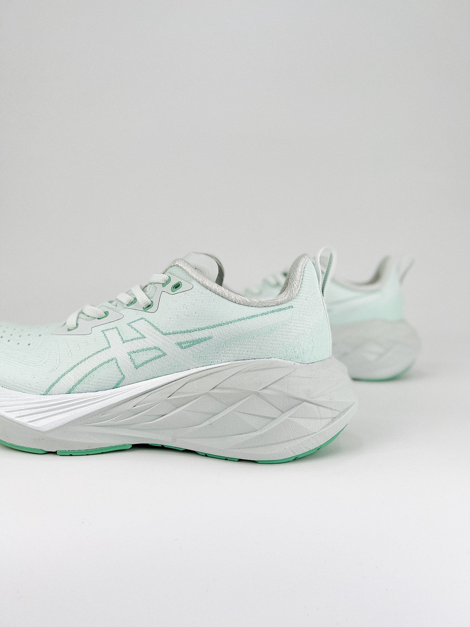 Asics Novablast 4