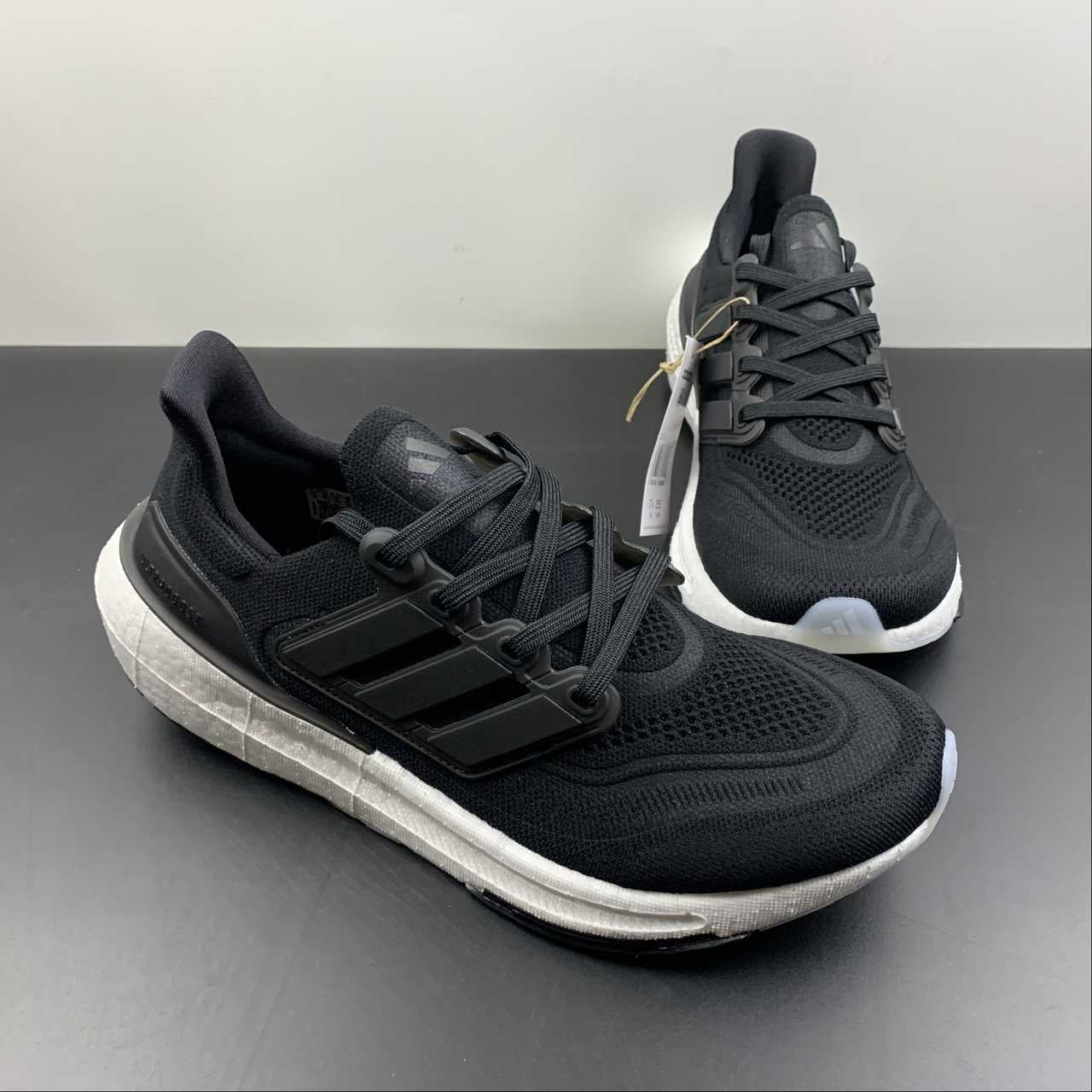 Adidas Ultraboost Light 23