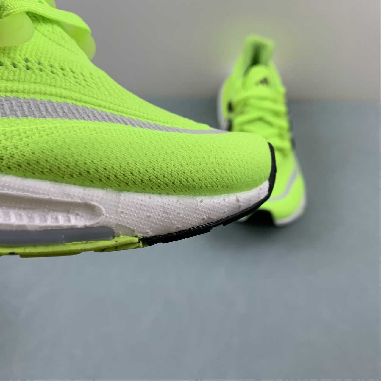 Adidas Ultraboost Light 23