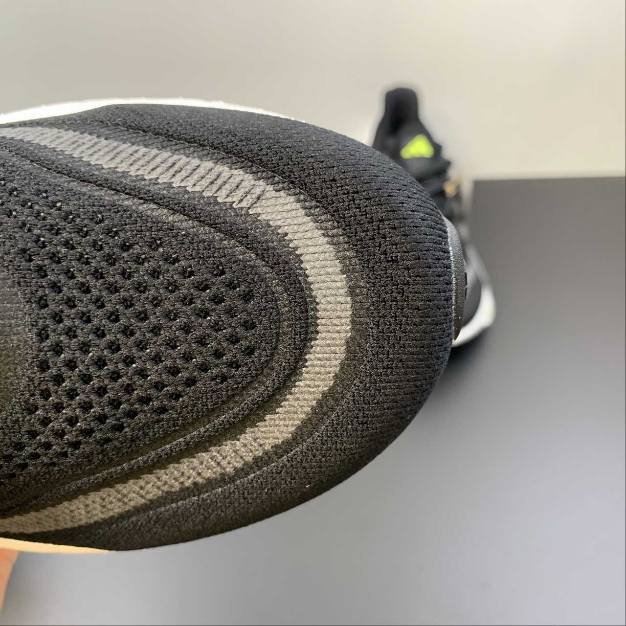 Adidas Ultraboost Light 23