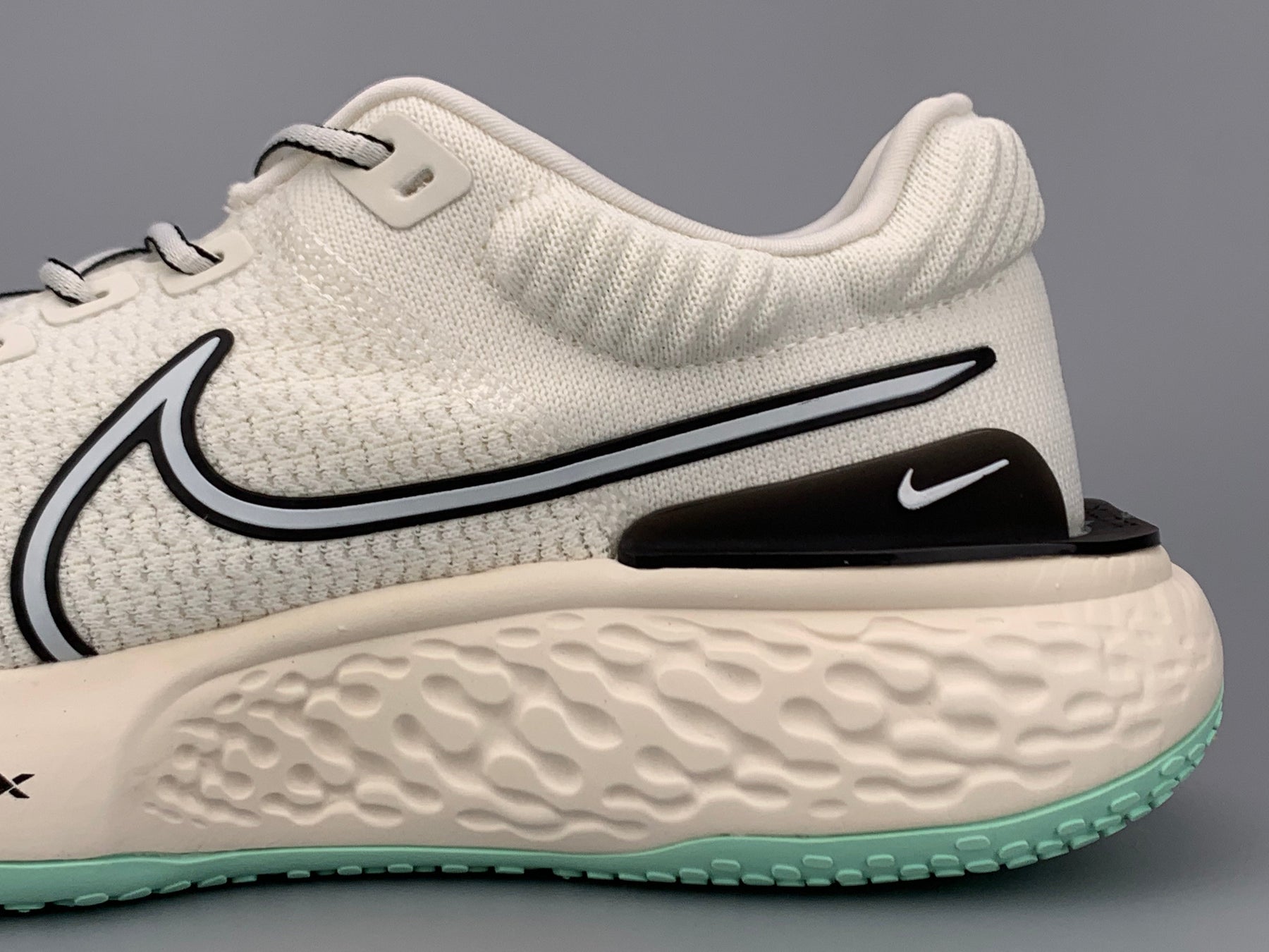 Nike Air ZoomX Invencible Run FK