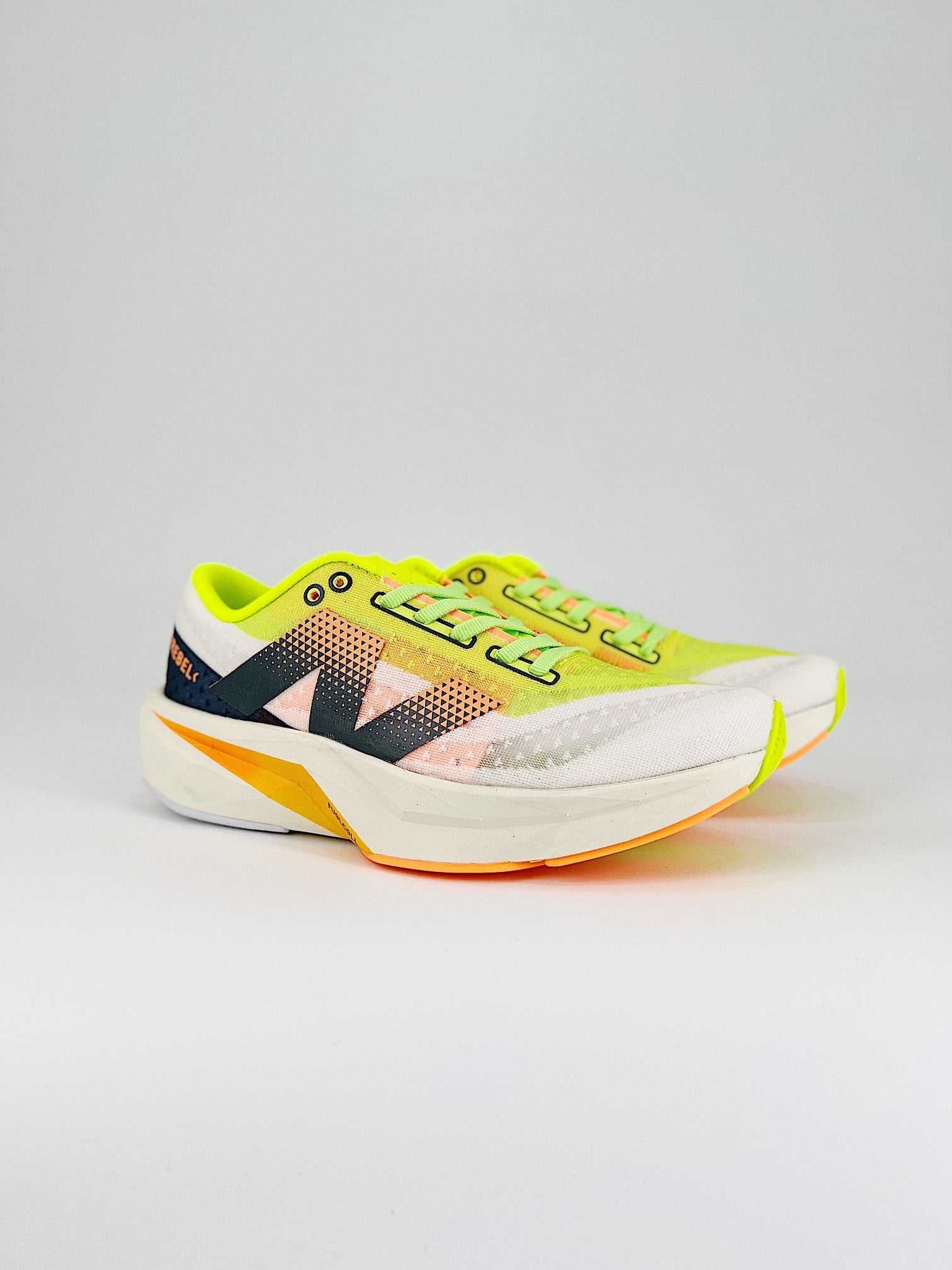 New Balance Rebel V4