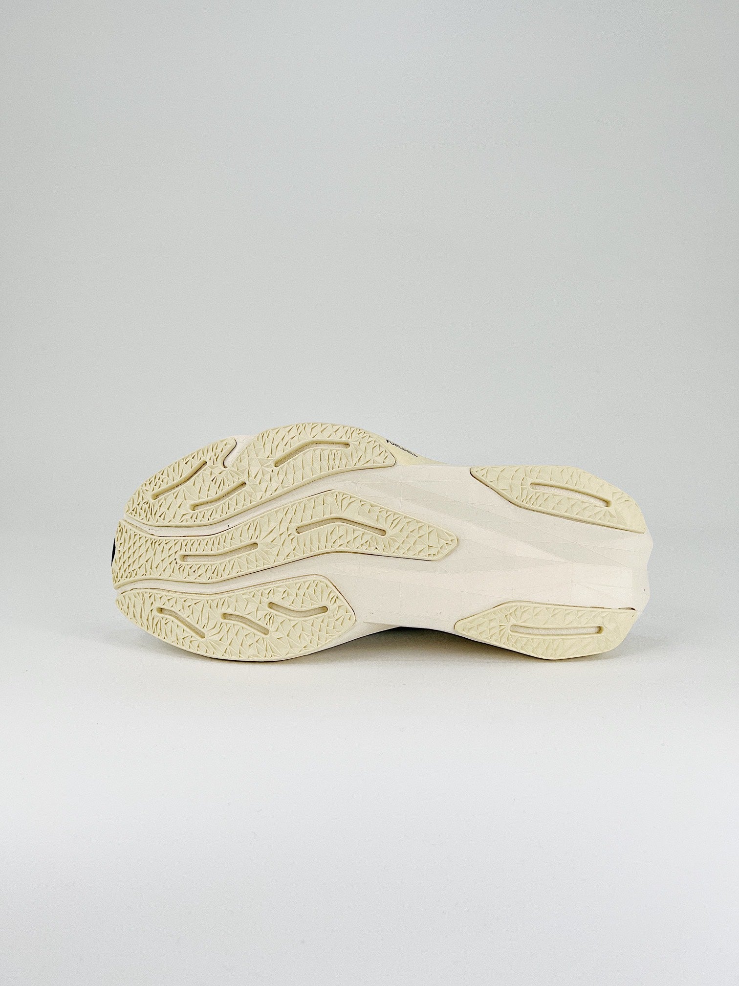 New Balance Rebel V4