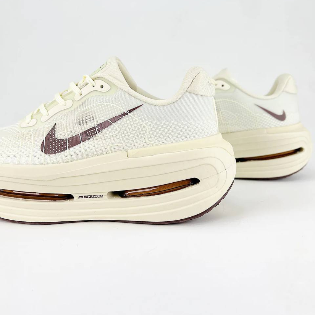 Nike Vomero Premium - Bege/Marrom