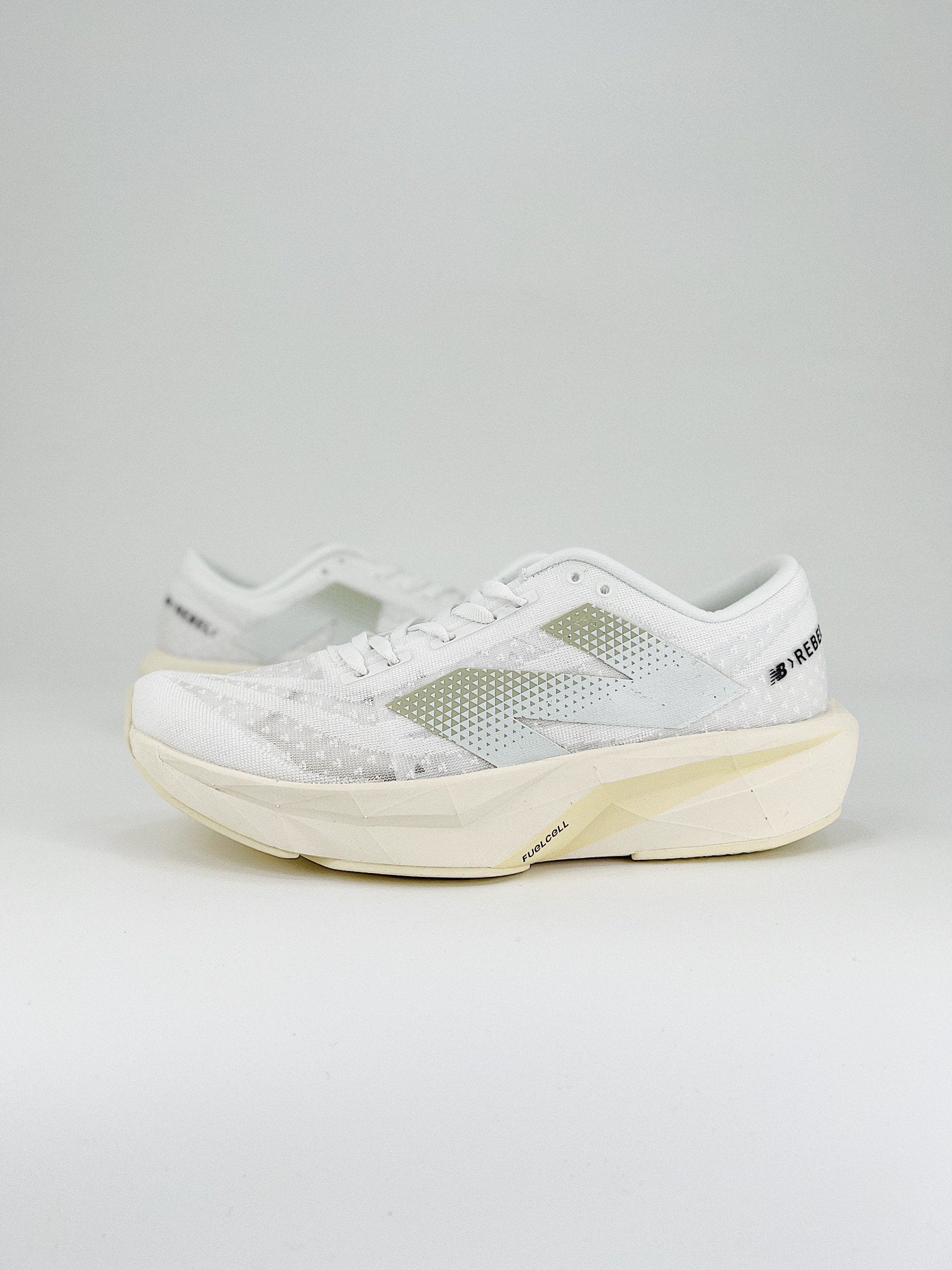 New Balance Rebel V4
