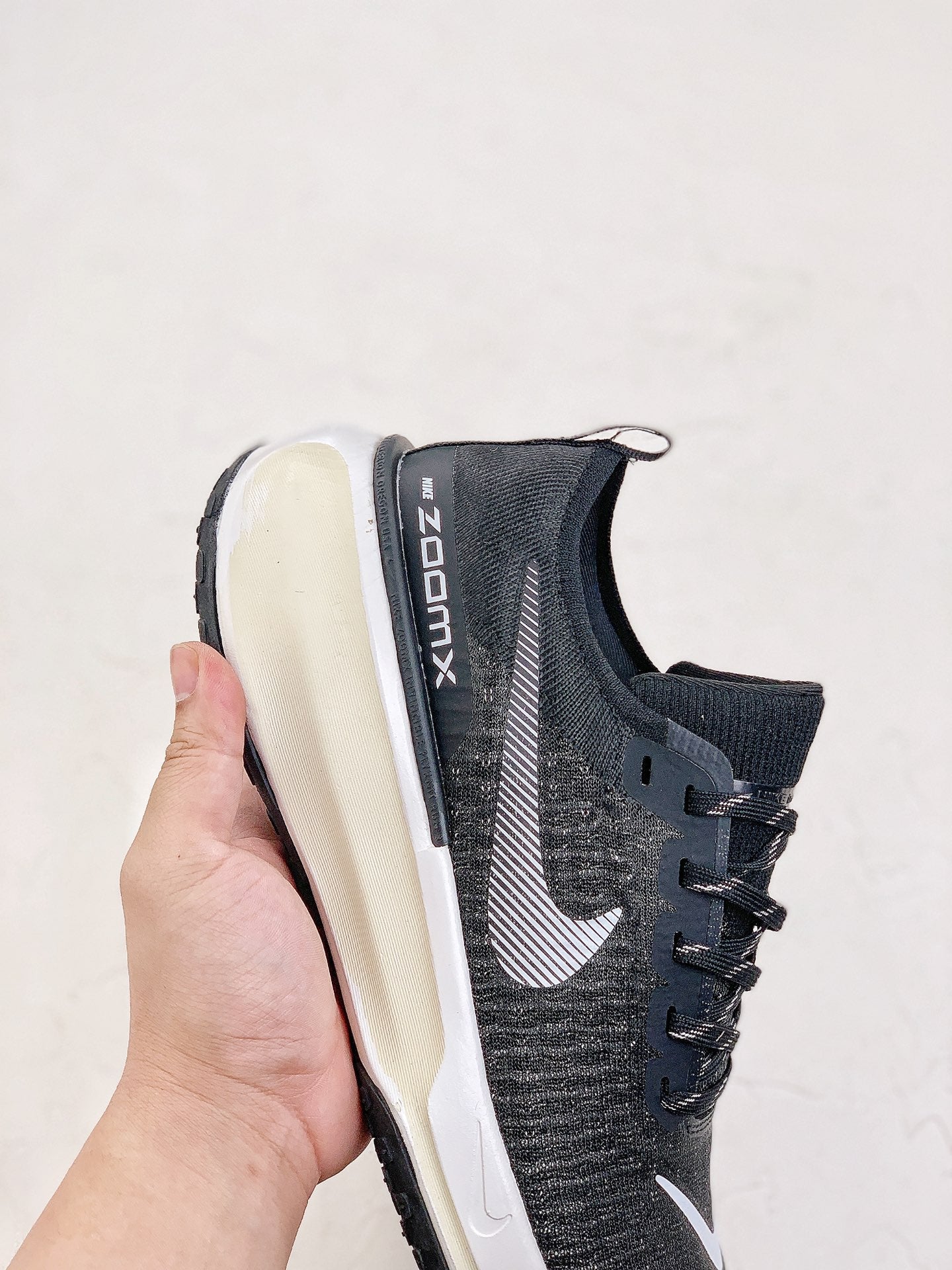 Nike Air Zoom X Invincible Run 3