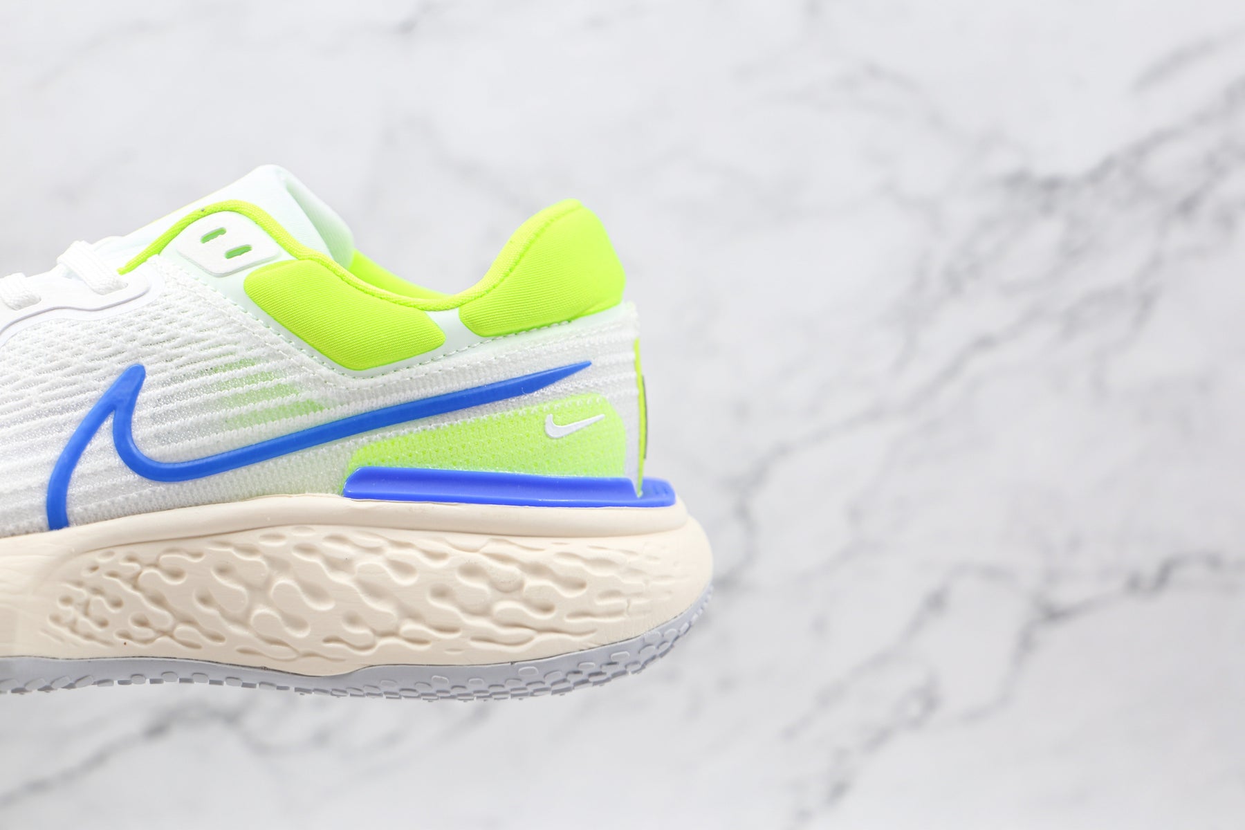 Nike Air ZoomX Invencible Run FK
