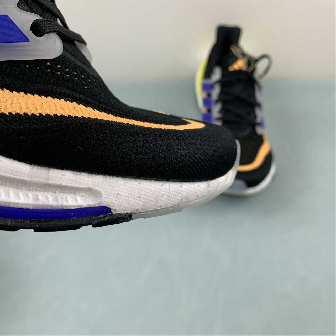 Adidas Ultraboost Light 23
