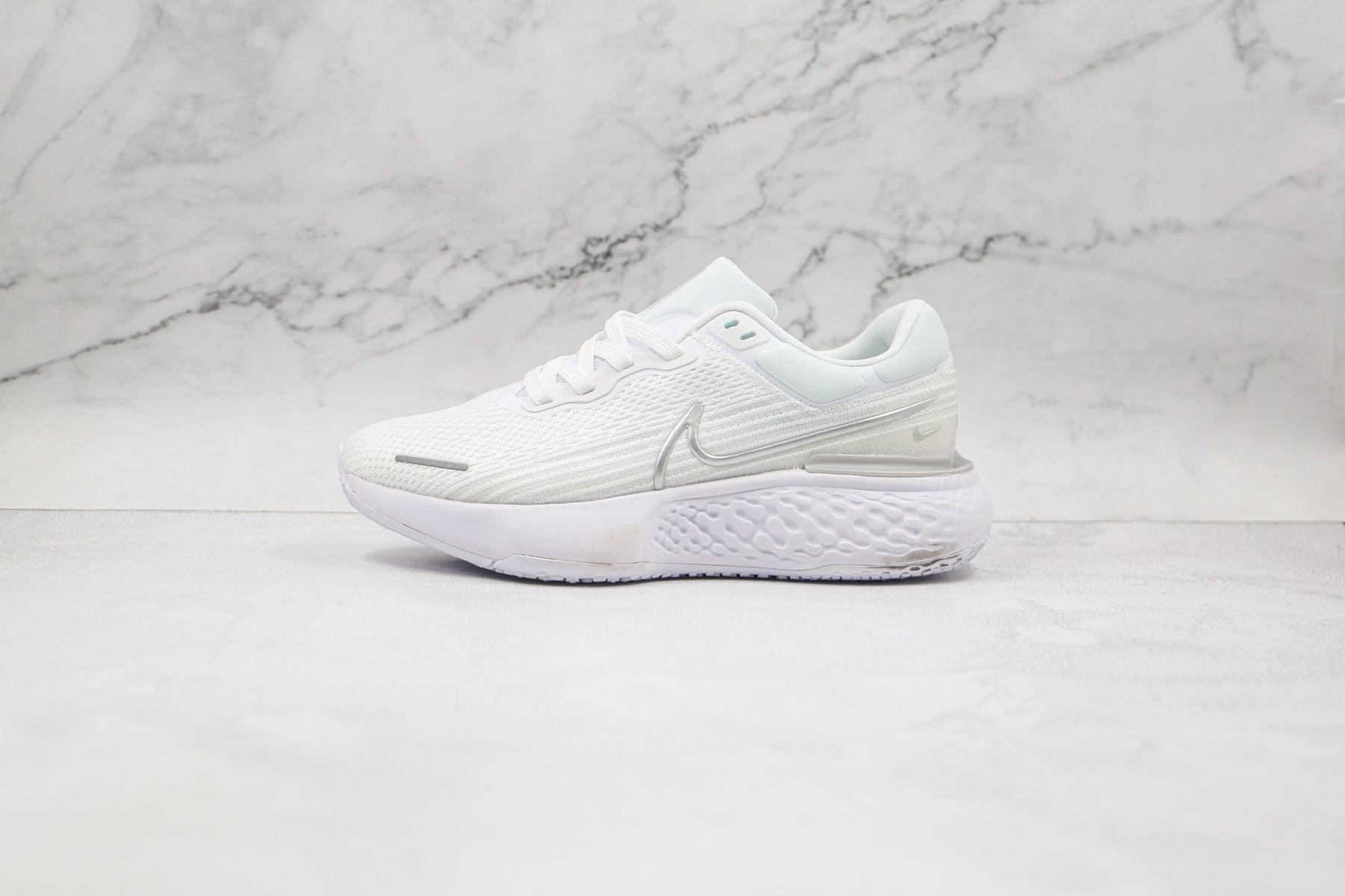 Nike Air ZoomX Invencible Run FK