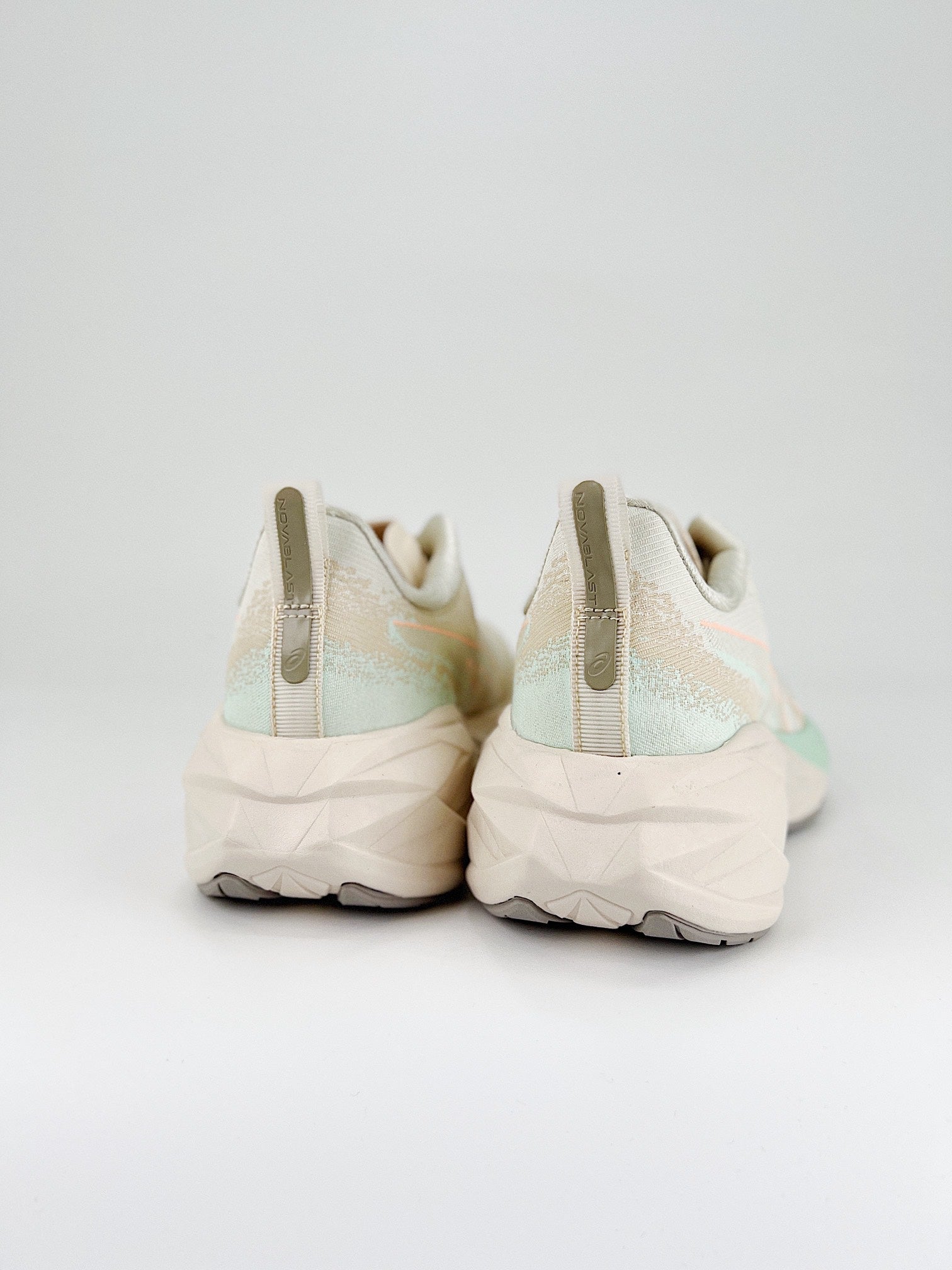 Asics Novablast 4