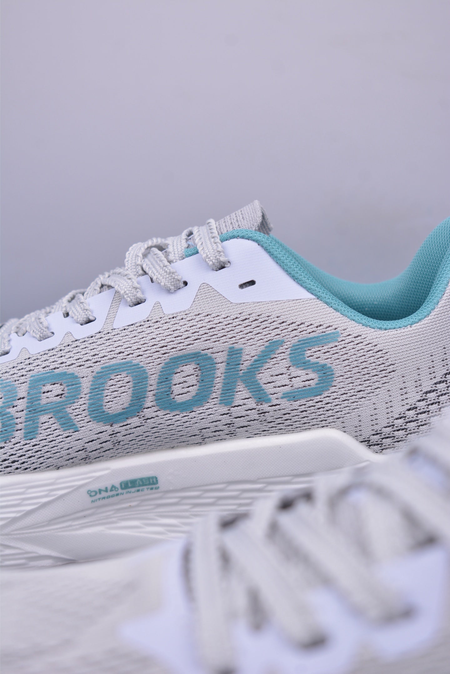 Brooks Hyperion Max