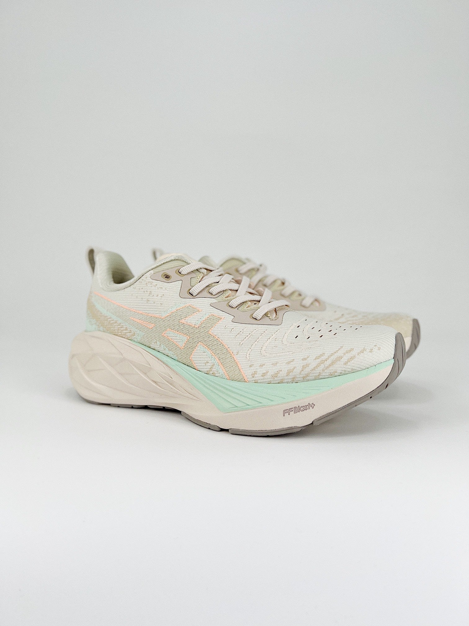 Asics Novablast 4