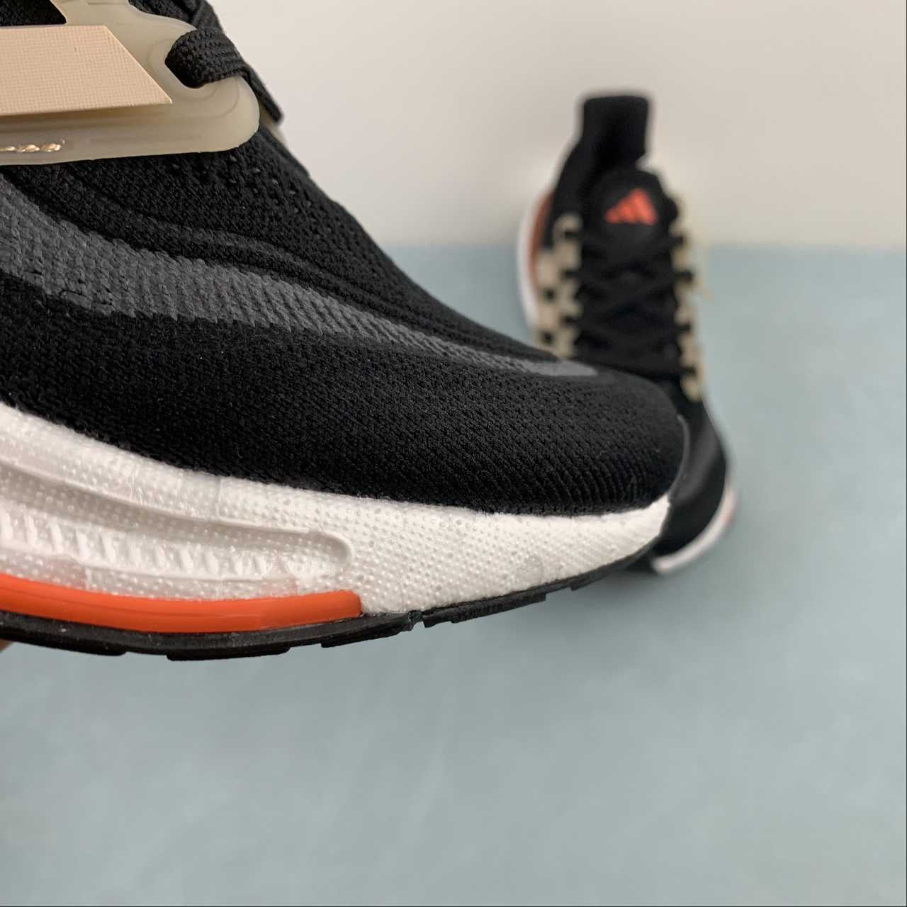 Adidas Ultraboost Light 23