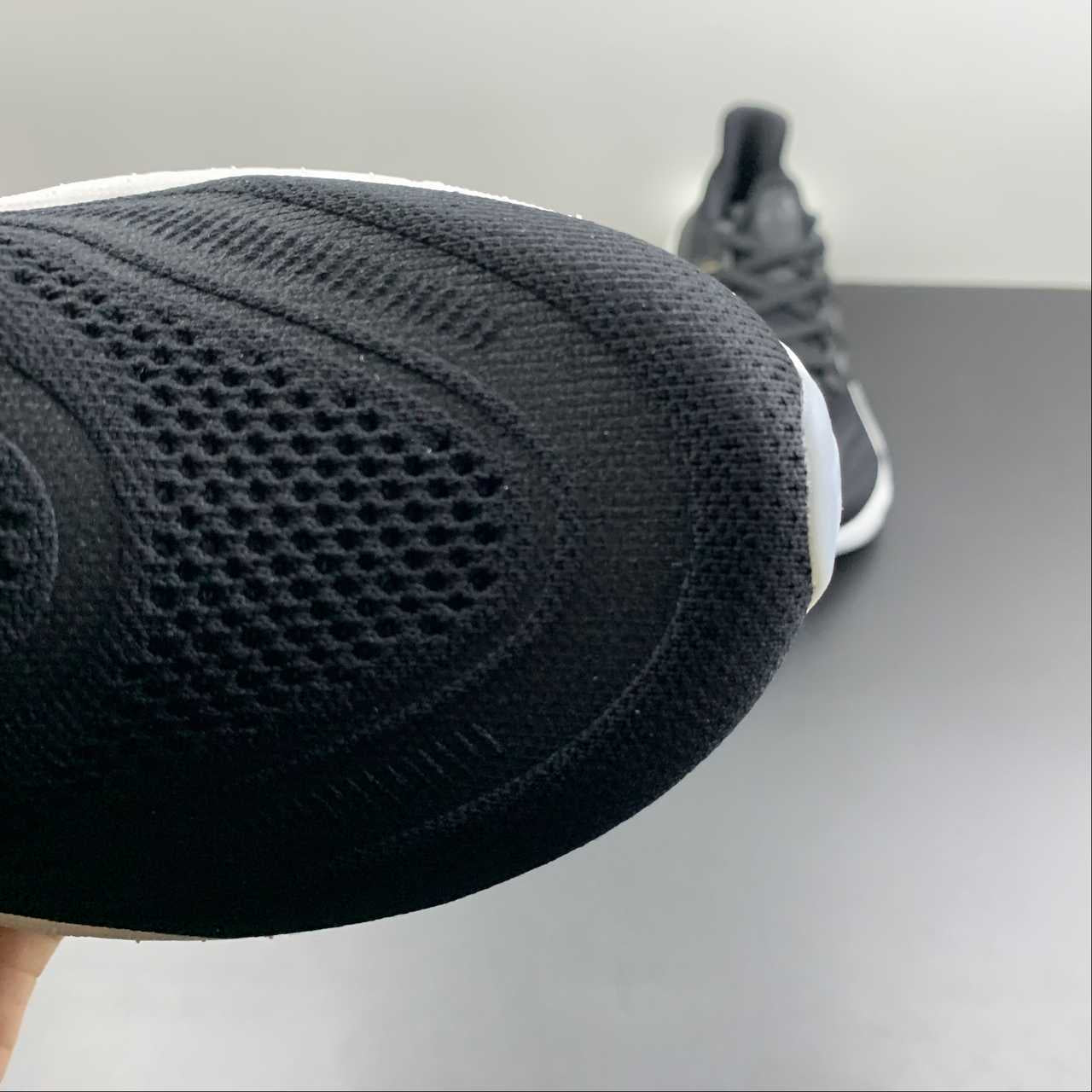Adidas Ultraboost Light 23