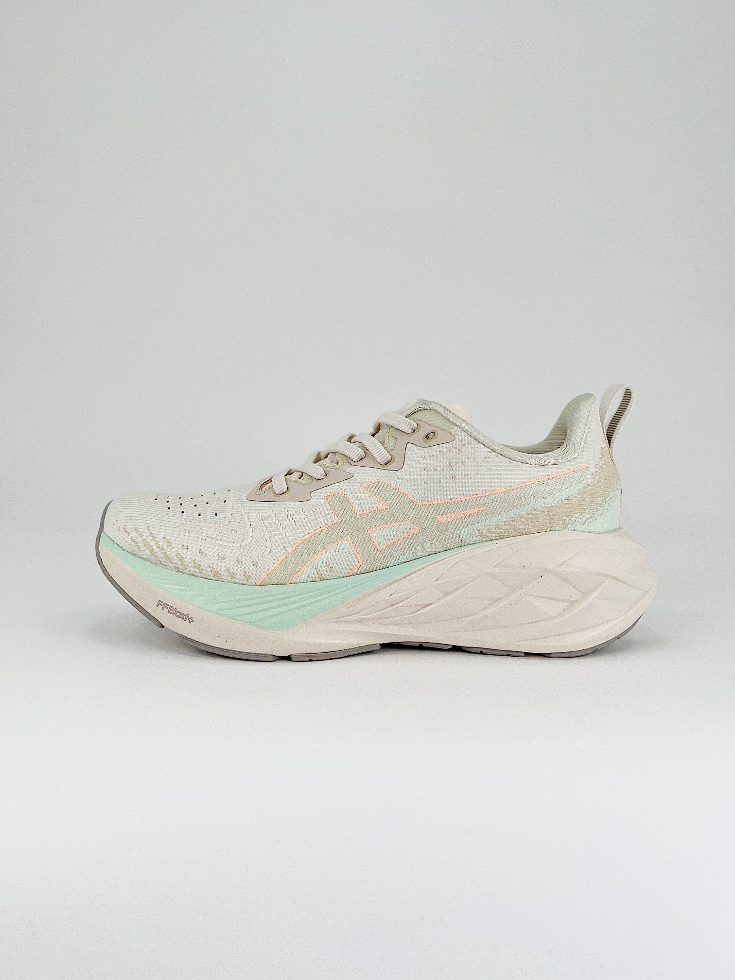 Asics Novablast 4