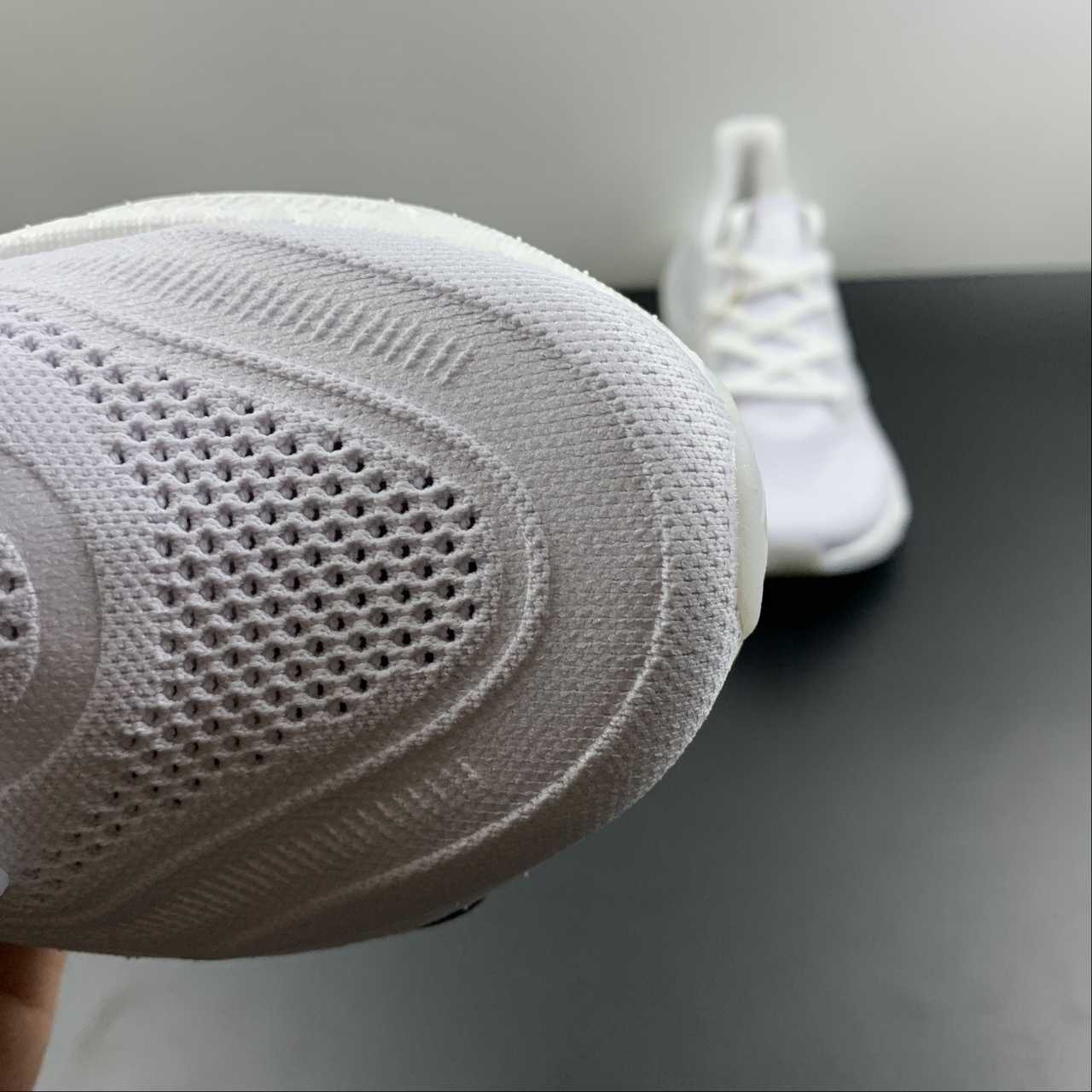 Adidas Ultraboost Light 23